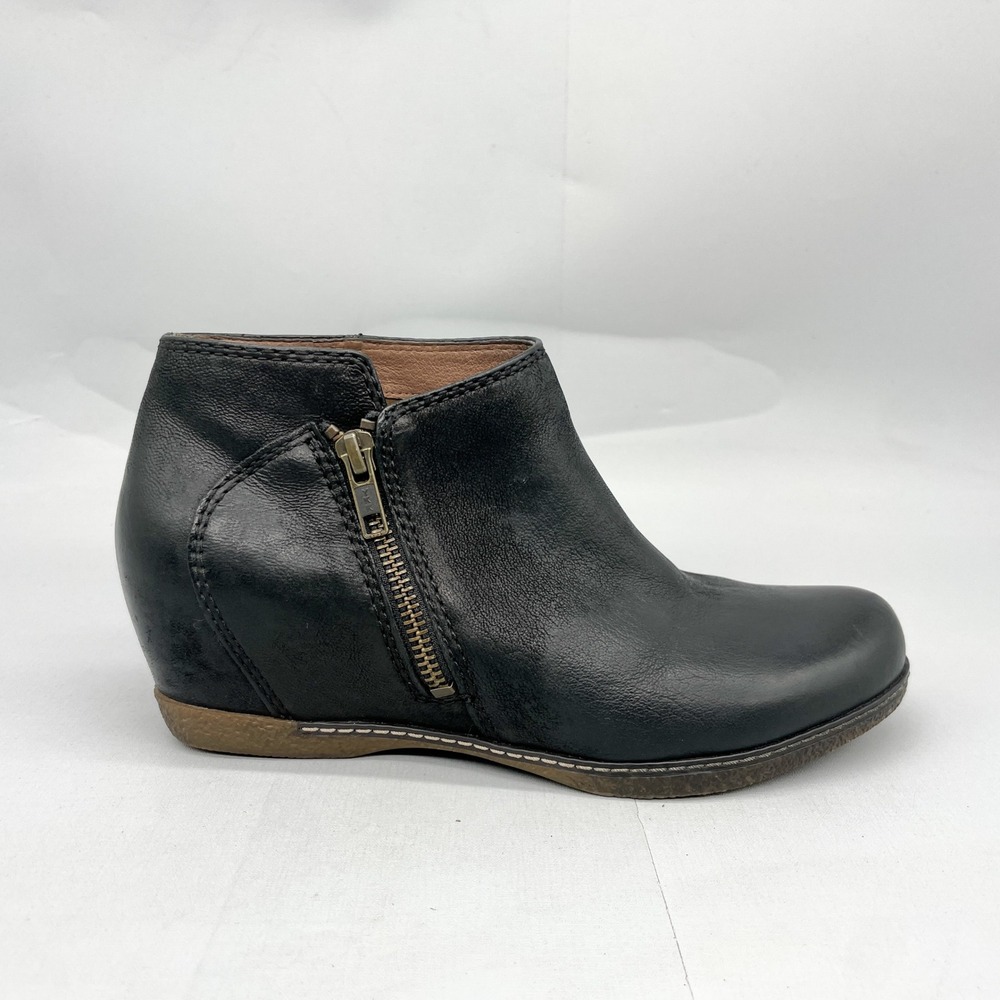 Dansko Womens 37 6.5 Leyla Hidden Wedge Boots Black Leather Comfort Booties Zip